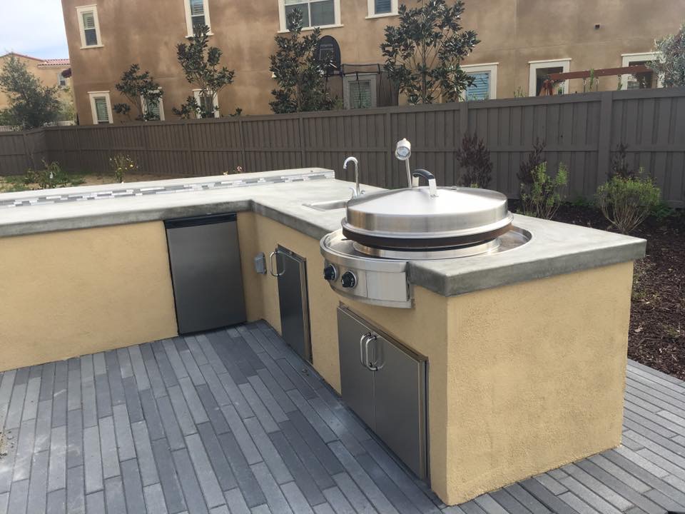 Outdoor kitchen with built-in grill
